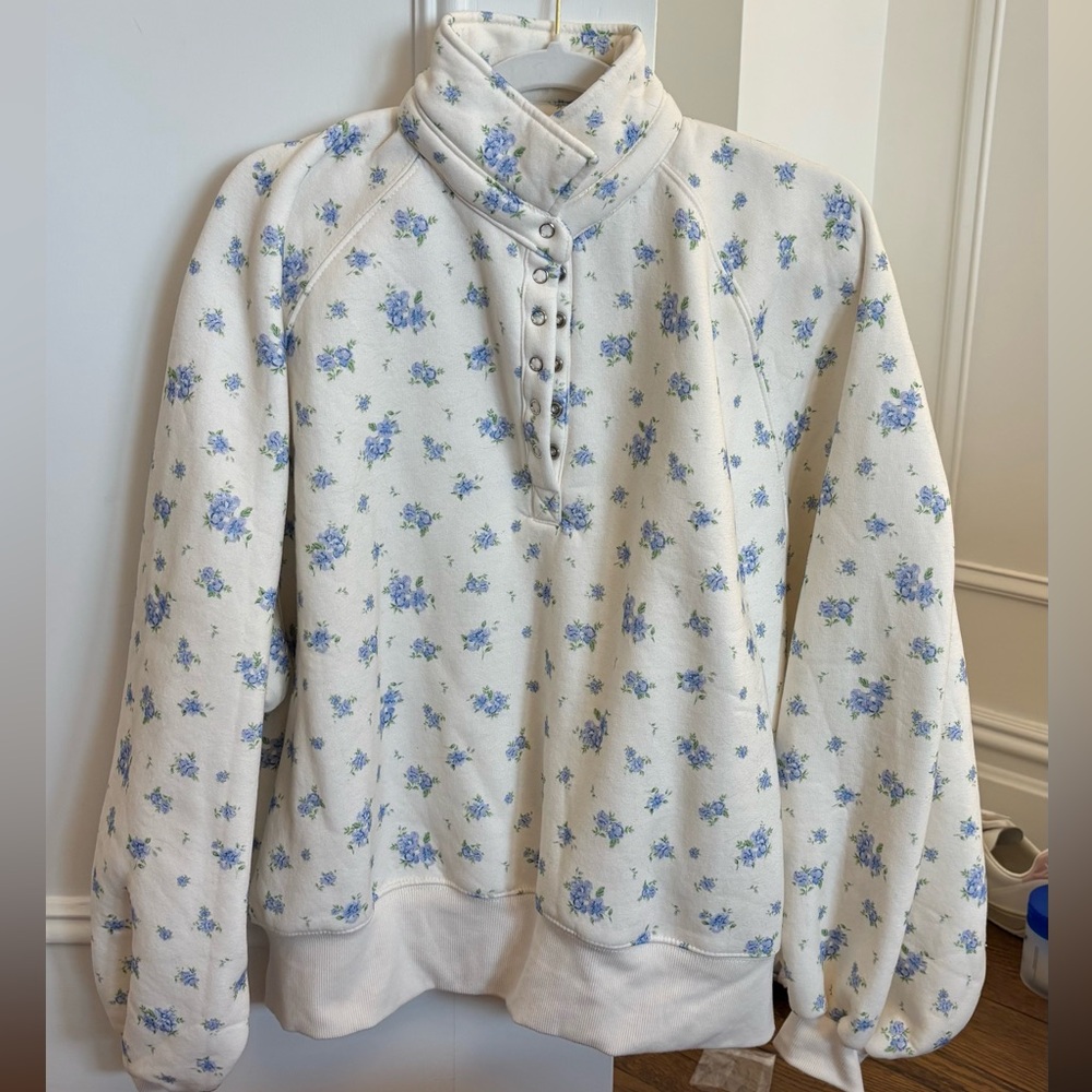 Floral Snap-Front Funnel Neck Sweatshirt - Cream & Blue NWOT